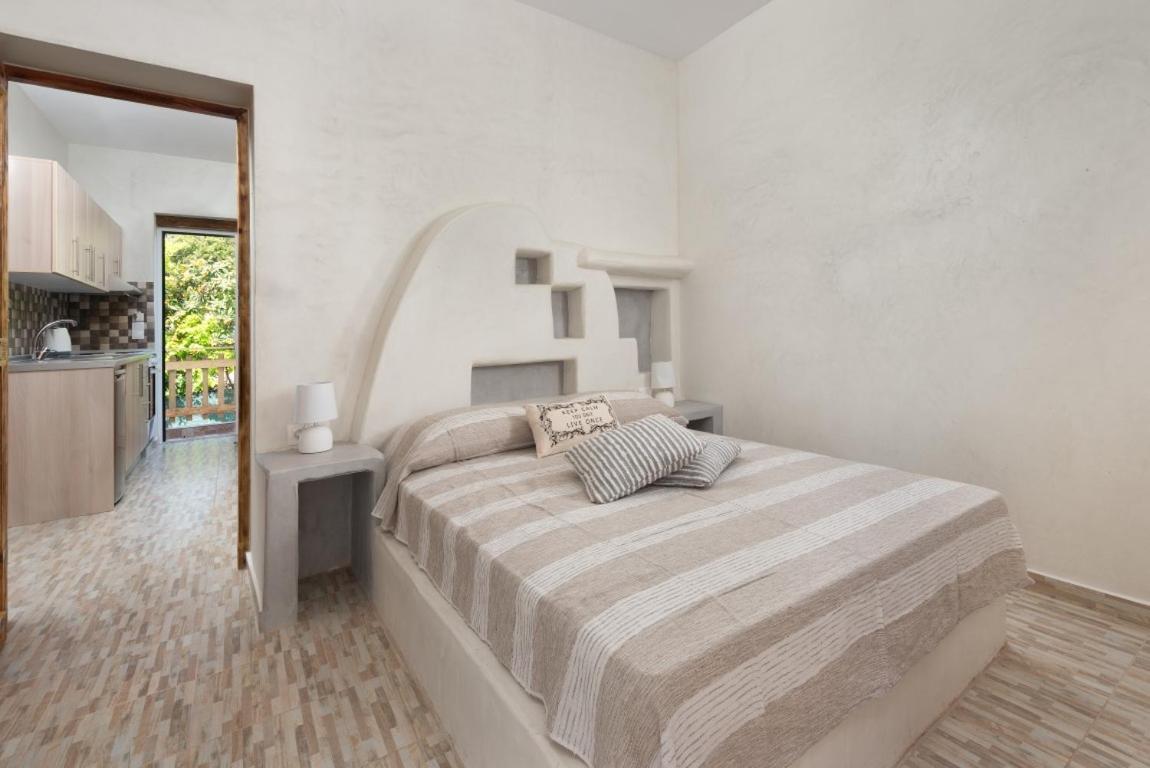 Christos Studios And Family Apartments Stegna Екстер'єр фото