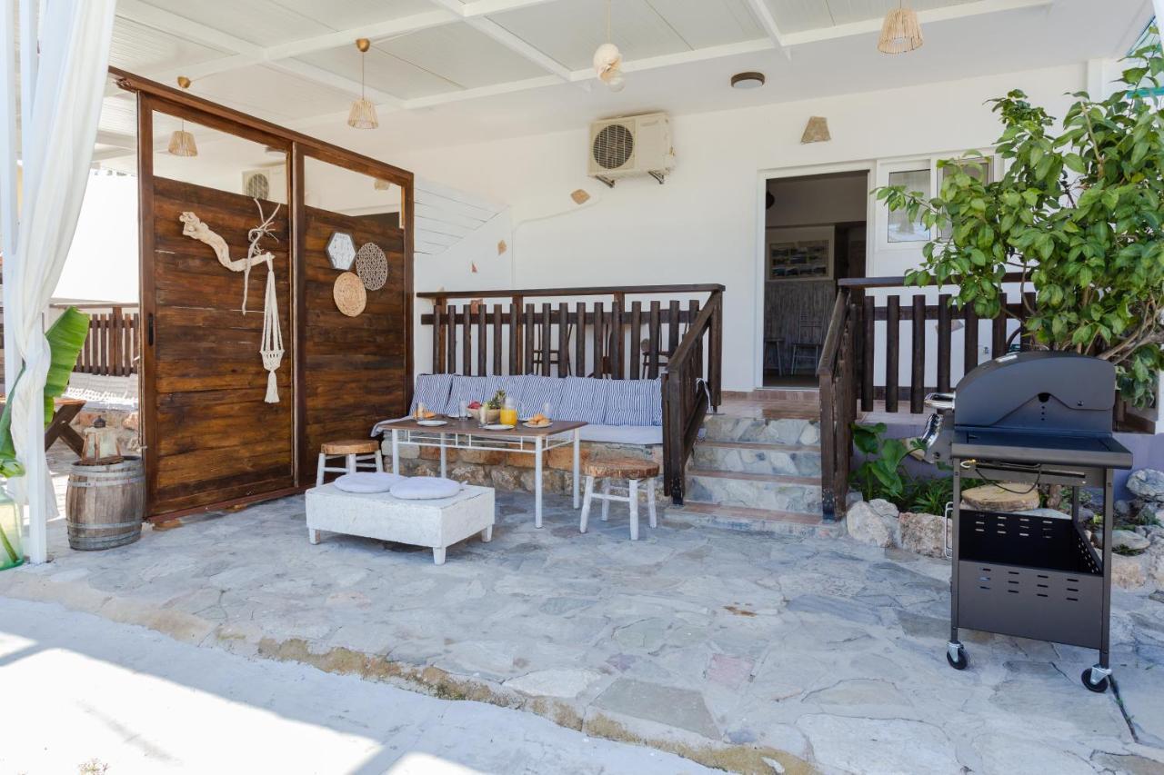 Christos Studios And Family Apartments Stegna Екстер'єр фото