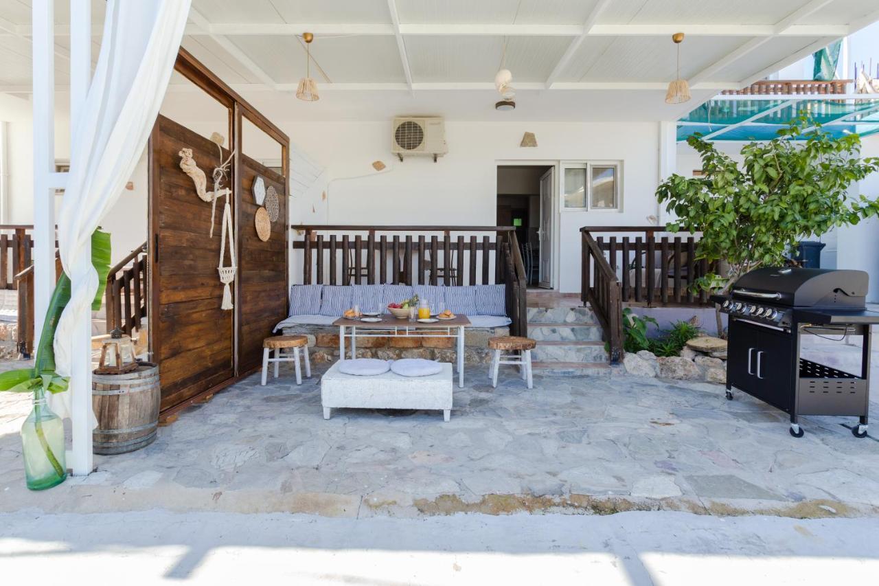 Christos Studios And Family Apartments Stegna Екстер'єр фото
