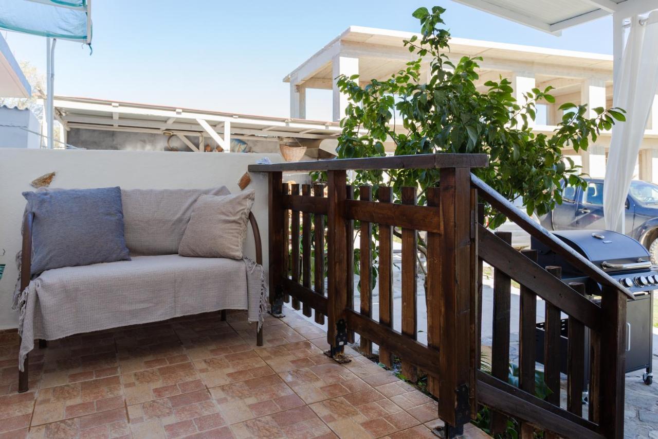 Christos Studios And Family Apartments Stegna Екстер'єр фото