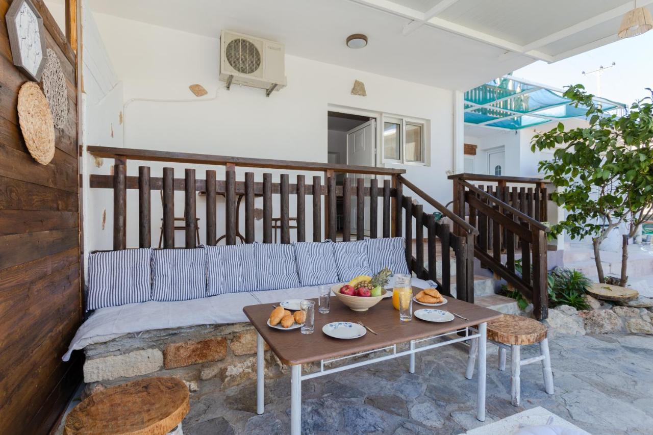 Christos Studios And Family Apartments Stegna Екстер'єр фото