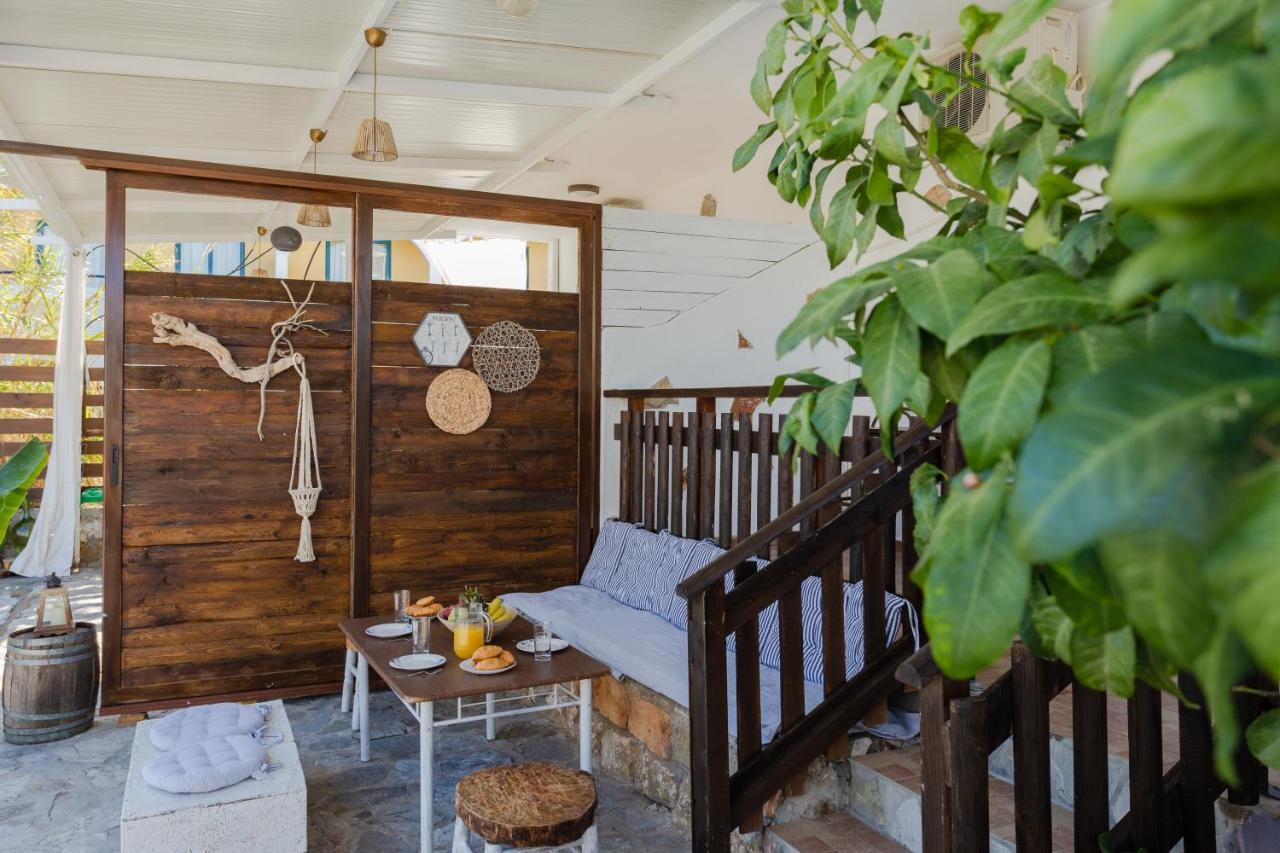 Christos Studios And Family Apartments Stegna Екстер'єр фото