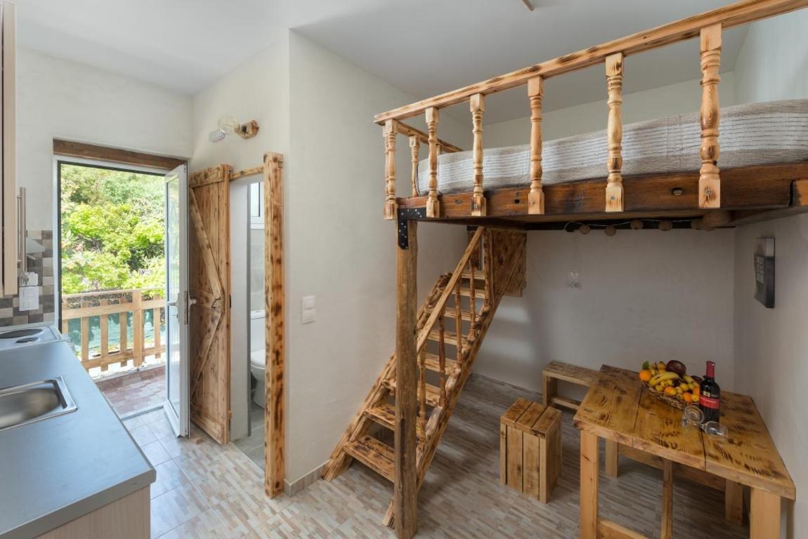 Christos Studios And Family Apartments Stegna Номер фото