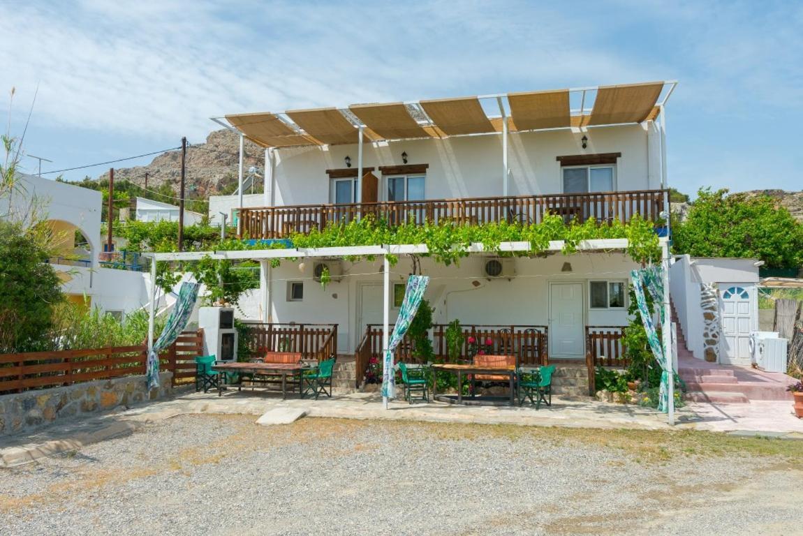 Christos Studios And Family Apartments Stegna Екстер'єр фото
