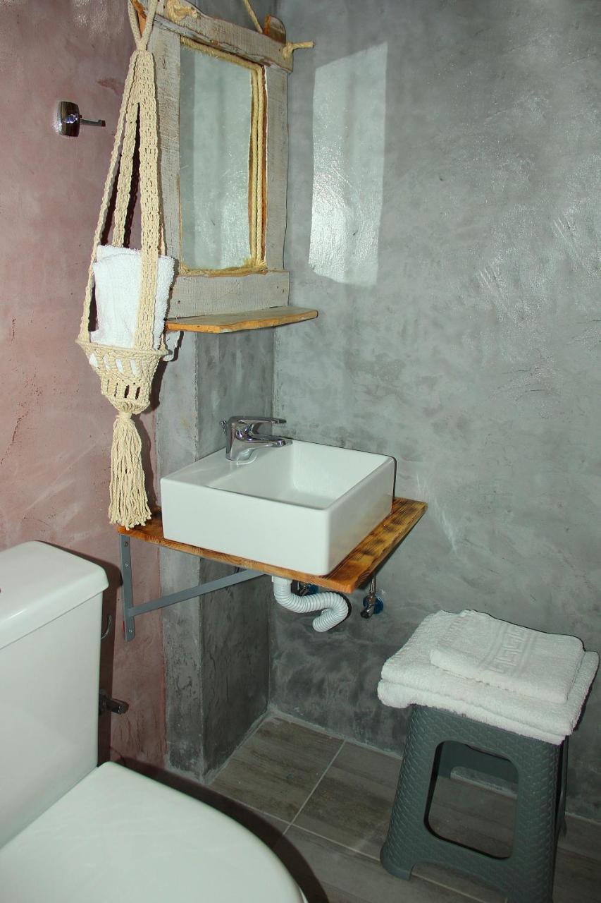 Christos Studios And Family Apartments Stegna Екстер'єр фото