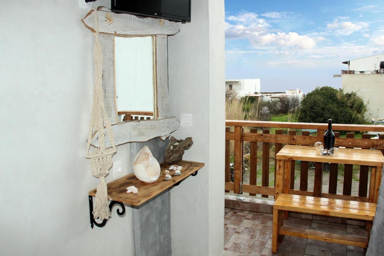 Christos Studios And Family Apartments Stegna Екстер'єр фото