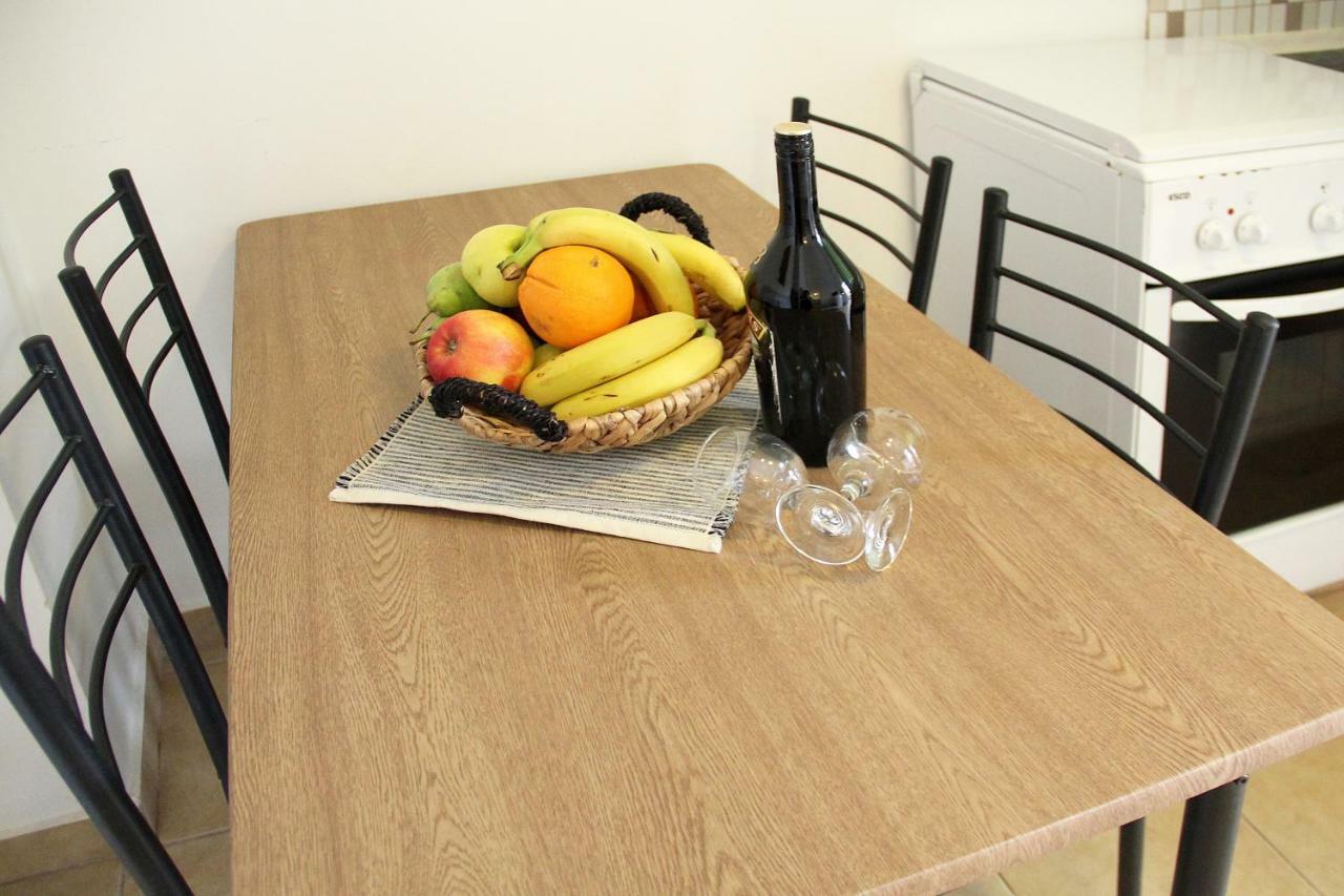 Christos Studios And Family Apartments Stegna Екстер'єр фото
