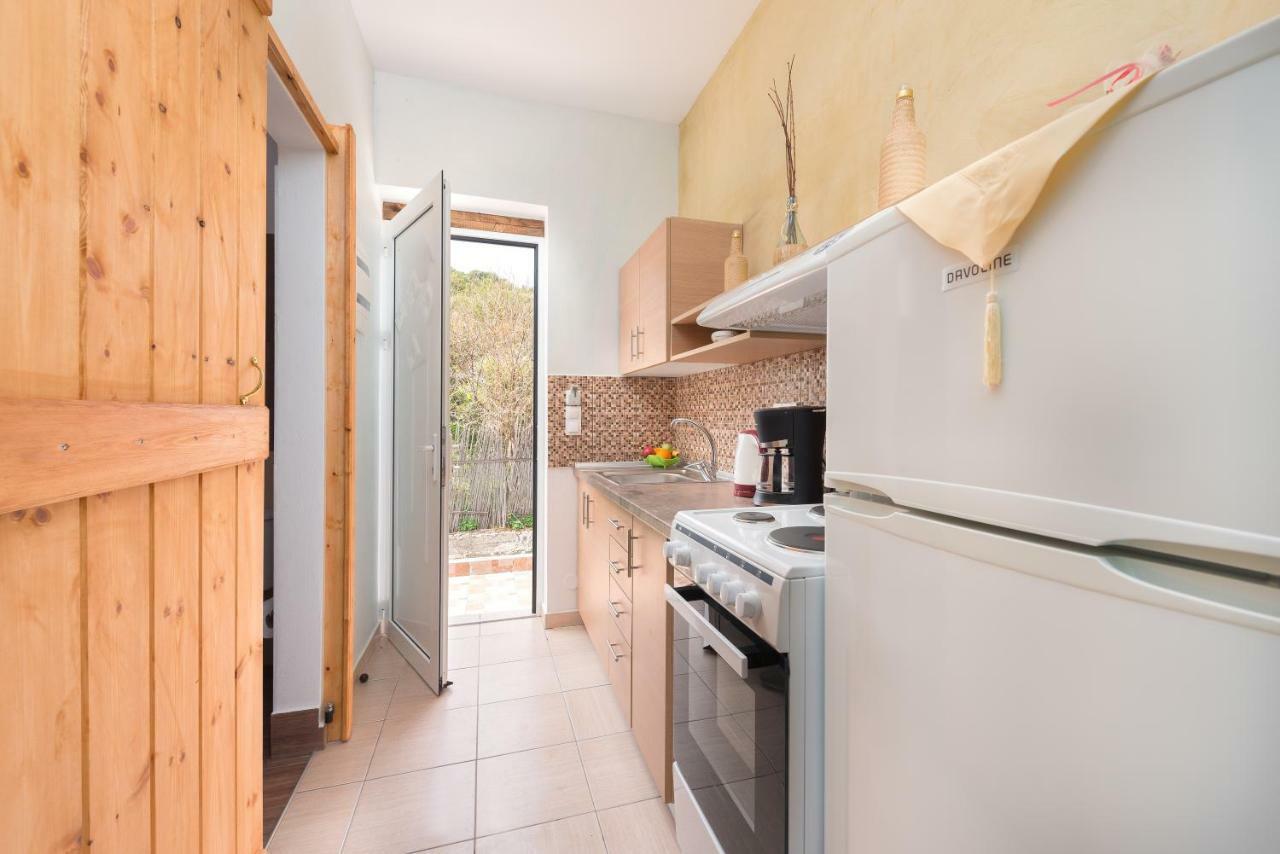 Christos Studios And Family Apartments Stegna Екстер'єр фото